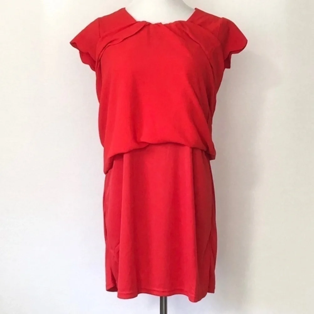 NEW Red She and Sky Keyhole Scallop Sleeve Lined Dress Size Medium NWT